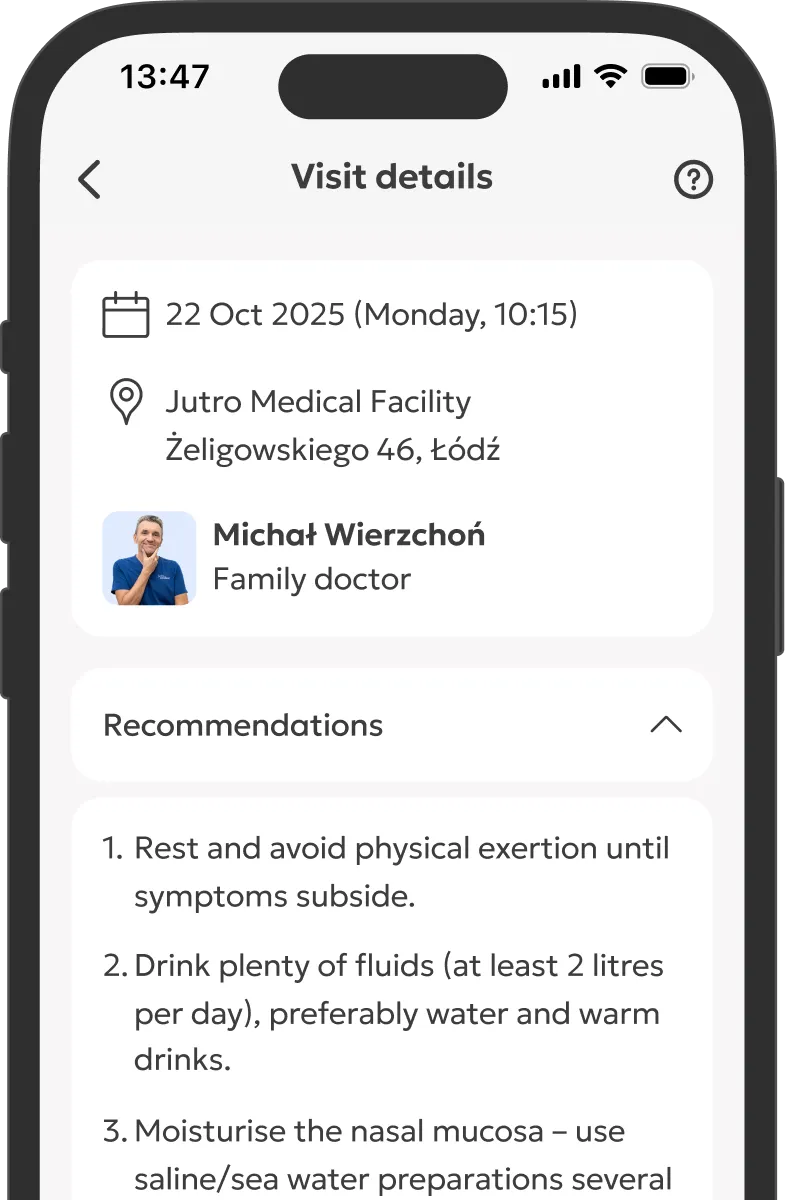 Application screen displaying visit details and medical recommendations