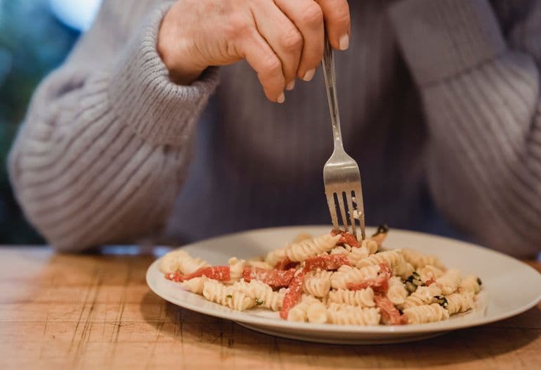 brak apetytu przez niedobór witaminy b12