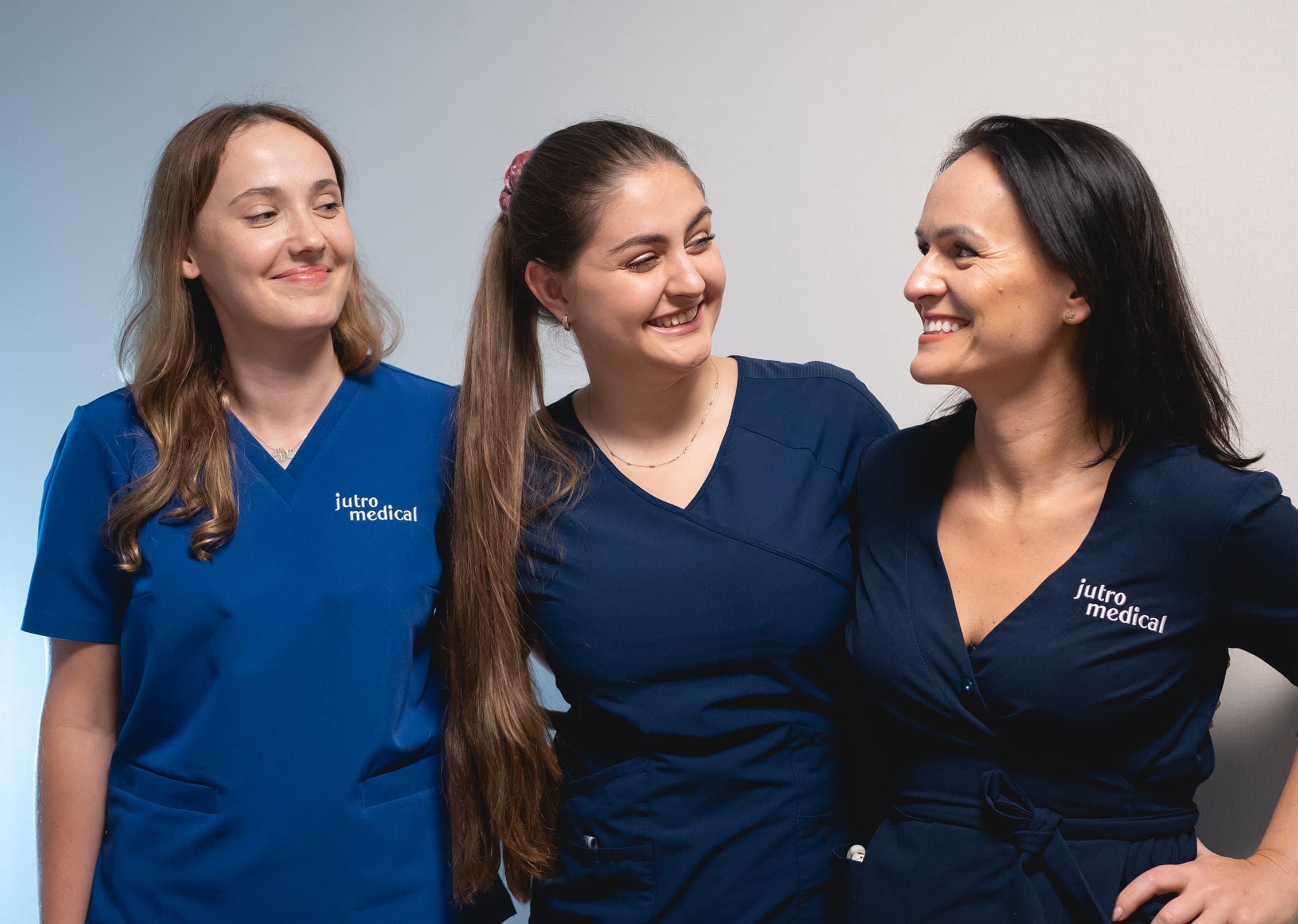 medical-team-carrier-doctors